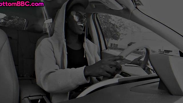 Outdoor Black bottom pounded by white guy for cash