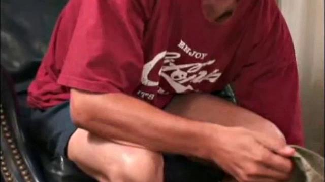 While Jeff is a good looking guy, he's a bit of an. He's one of those straight guys who knows everything, has seen everything, thinks that only what he believes is right, and only what he has is worth havnig.