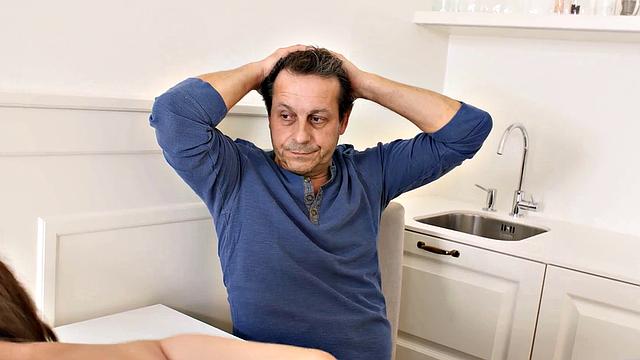 HUNT4K. Need for money motivates man to sell daughter's pussy to hunter