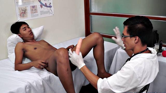 Slim Asian rimmed by doctor before toyed