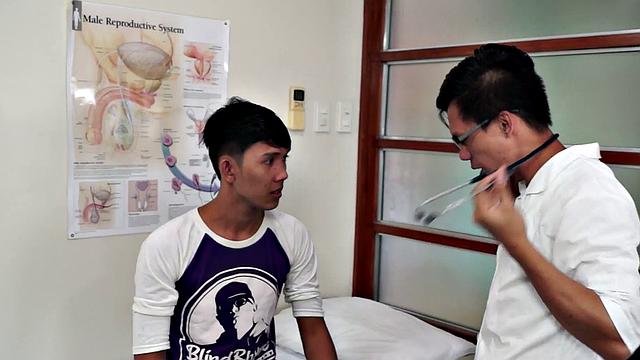 Slim Asian rimmed by doctor before toyed