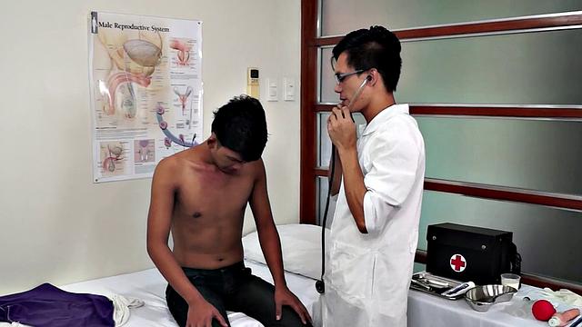 Slim Asian rimmed by doctor before toyed