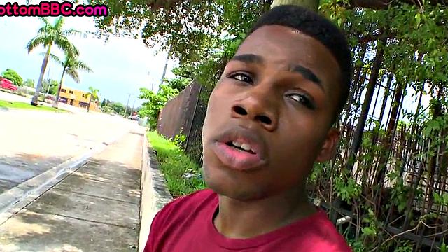 Outdoor black picked up and drilled in public sex