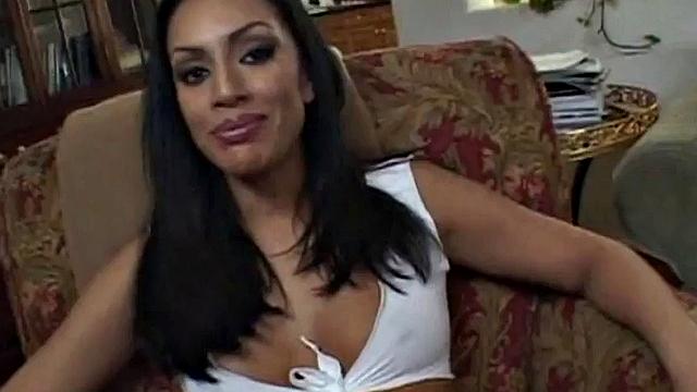 Sucking Latina teen fucked in missionary