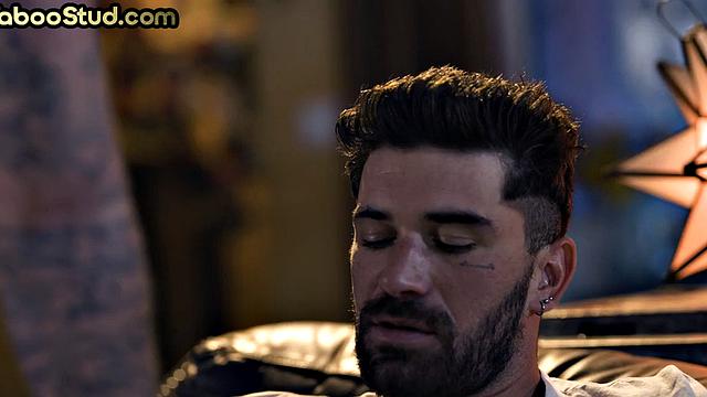 Kinky stepbro barebacked by inked jock while alone