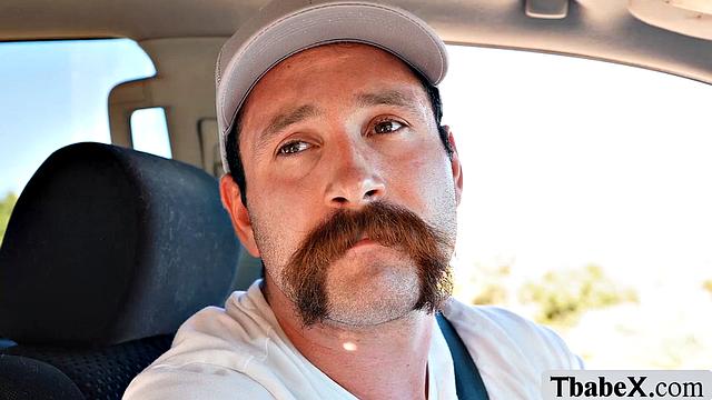 Fucking TS hitchhiker while stopping in the park