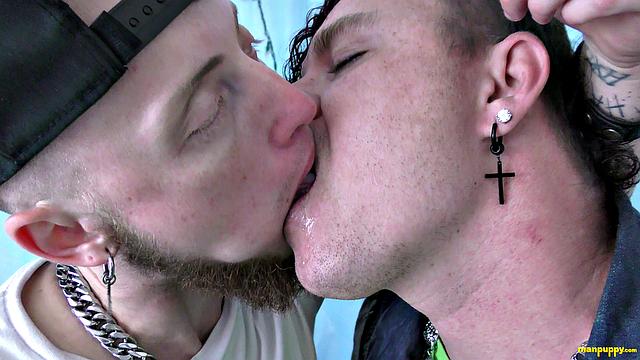Passonate Gay Kiss 21 - JC Dickerson, Leo Blue