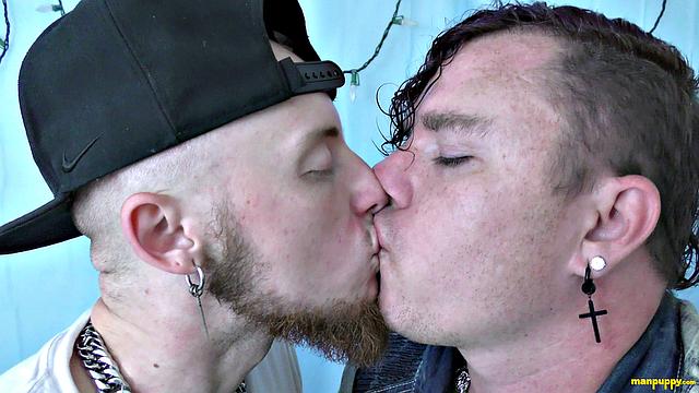 Passonate Gay Kiss 21 - JC Dickerson, Leo Blue