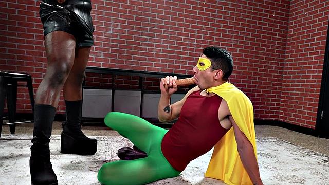 Bottom IR barebacked by hunk in leather costume