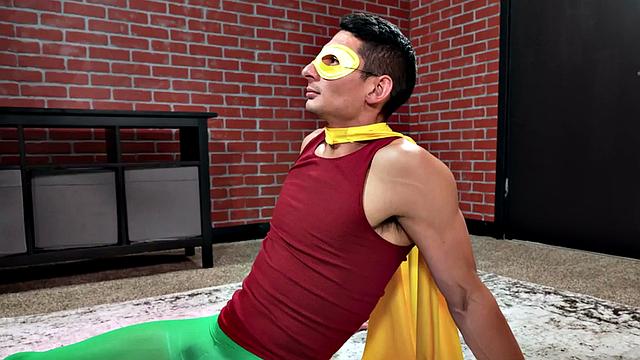 Bottom IR barebacked by hunk in leather costume