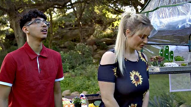 Curvy Cougar got facefucked and doggystyled outdoors