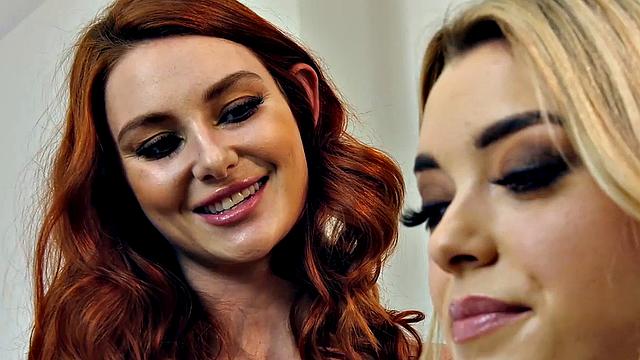 Pussy Eating Lesbians Masturbating and Scissoring in Action