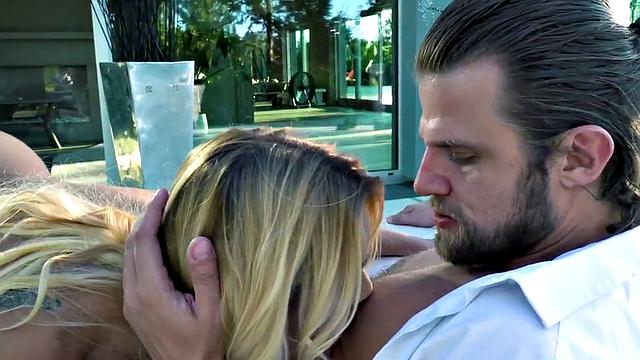 Европейская толстушка вопит от анала, а потом ловит залп на лицо-соседи теперь сплетничают