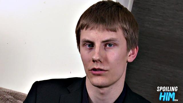 Athletic twunk bouncing on hard dick