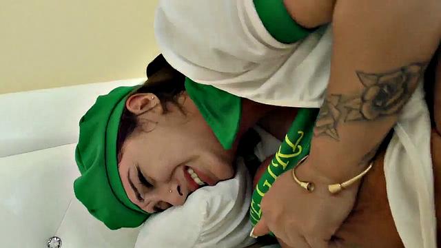 Lily Jordan: cSouting Heights in Cosplay