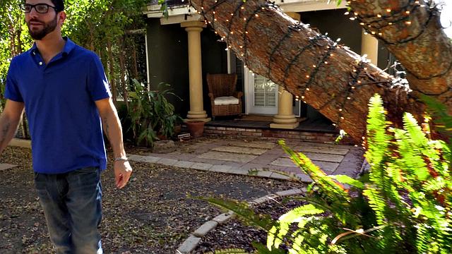 cashmere получает глубокий анал в спальне