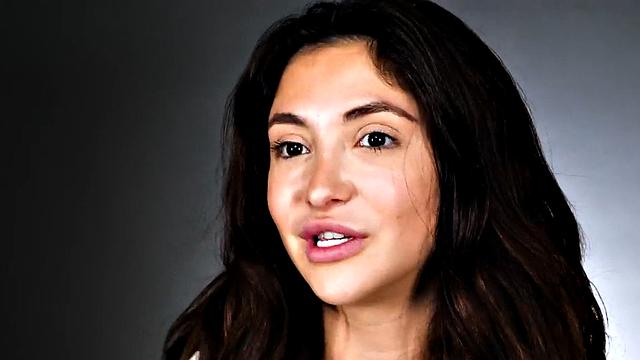 пышная брюнетка устраивает себе экстаз с хитачи на жёстком кастинге