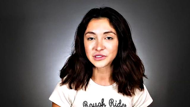 21yo chick enjoys Hitachi orgasm on casting