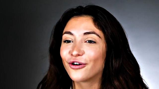 21yo chick enjoys Hitachi orgasm on casting