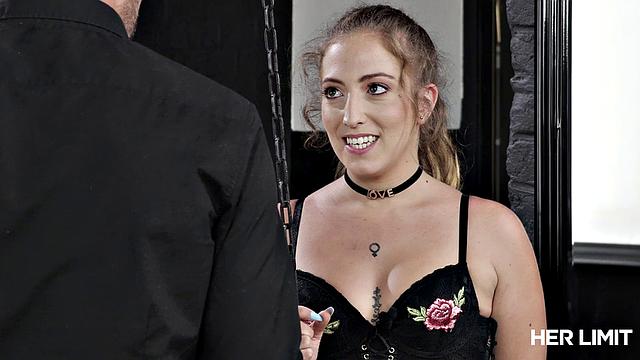 Venom Evil глубоко берет в анал и получает сперму на лицо от Luca Ferrero.