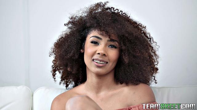 ния никсон на члене у wrex oliver - дичайший заезд диванной наездницы