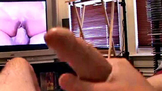 Amateur Wood Jacking Off