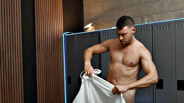 Eager jock assbanging muscled at spa until cumshot