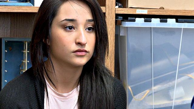 смотри, как isabella nice отрабатывает свободу жарким офисным сексом