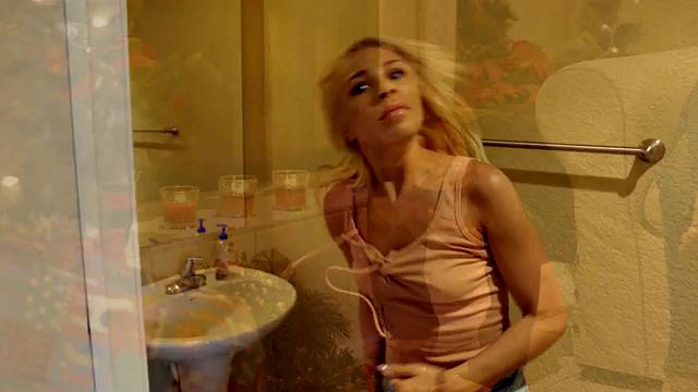 What Happens On Easter - Season 8: Episode 1