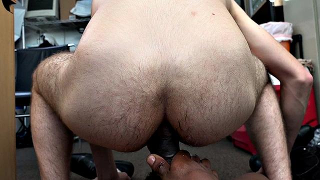 IR amateur stud barebacked in office by top after BJ