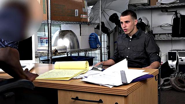 IR amateur stud barebacked in office by top after BJ