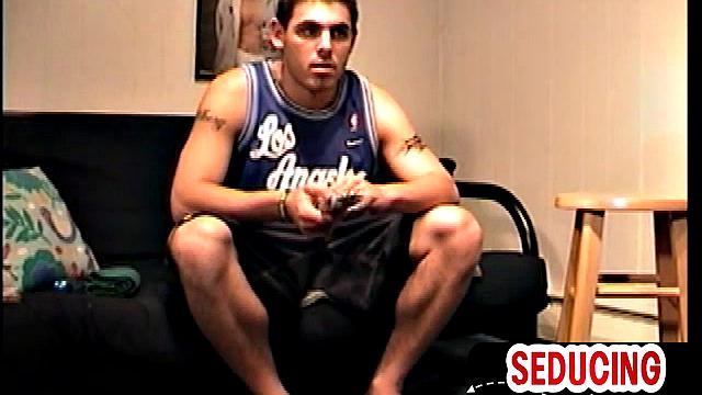 Cum loving dad sucks str8 cock in homemade video