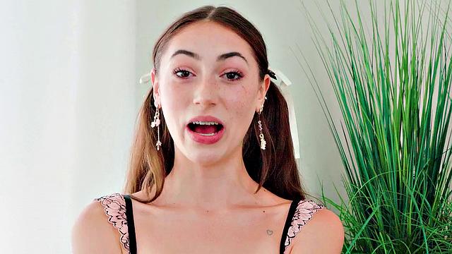 Petite amatuer babe facefucked by hard cock