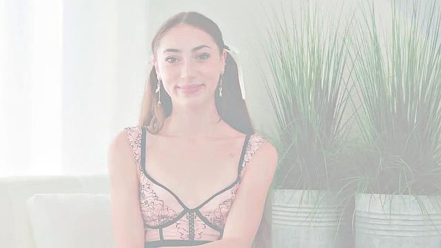 Petite amatuer babe facefucked by hard cock