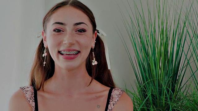 Petite amatuer babe facefucked by hard cock