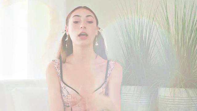 Petite amatuer babe facefucked by hard cock