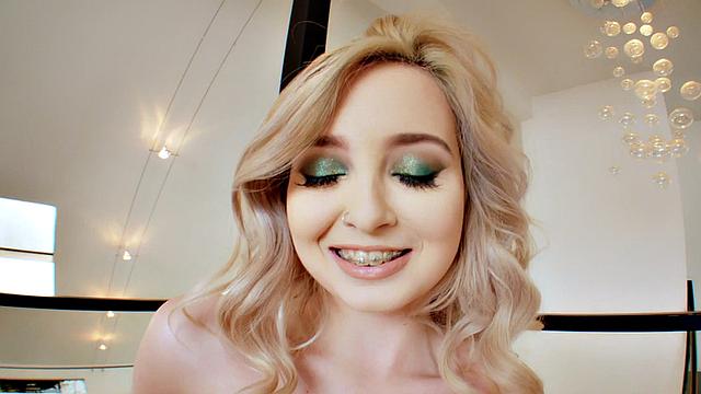 Amateur petite 21yo slut banged in anal gaping closeup