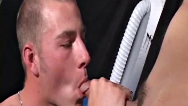 Cory Woodall жёстко сосёт и умоляет TJ Kummings выебать его по полной