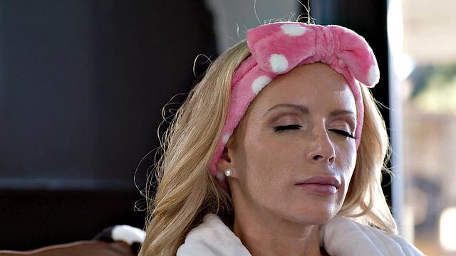 GIRLSWAY - Stacked Chloe Surreal Is Caught By Both Stepmoms Danielle Renae & Little Puck