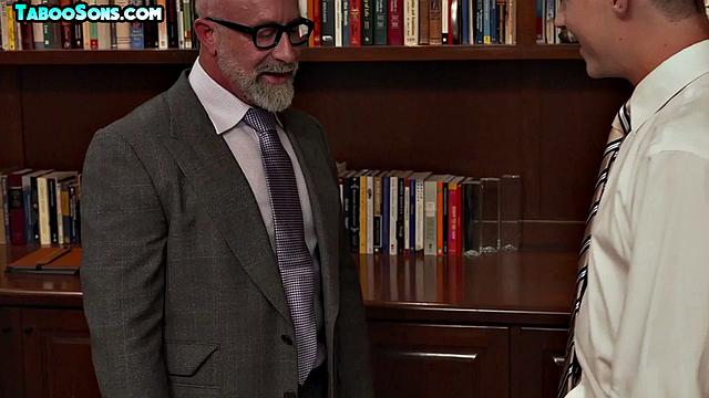 Petite twink cocksucking horny DILF