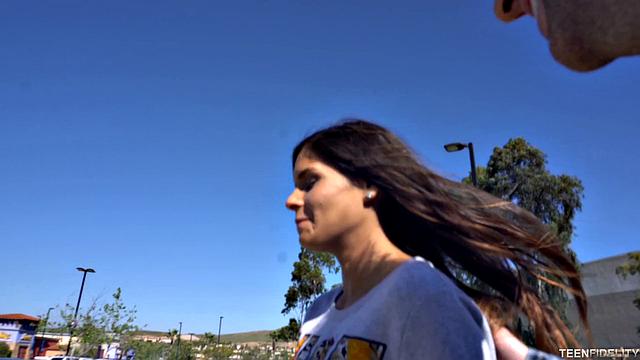 катя родригес сосёт в кинотеатре и трахается в отеле