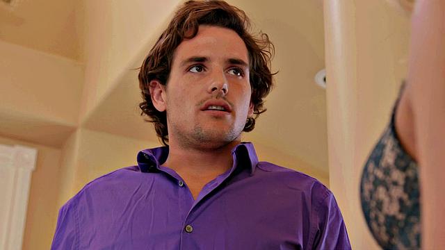 Pretty Blonde wt Banging Body Smashes Hunk On 1st Date - Sydney Cole - XEmpire