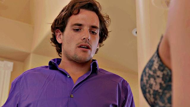 Pretty Blonde wt Banging Body Smashes Hunk On 1st Date - Sydney Cole - XEmpire