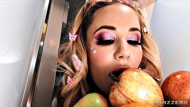 Две сексуальные куклы одновременно - Дэвид даже не сразу заметил, как ему сегодня повезло!