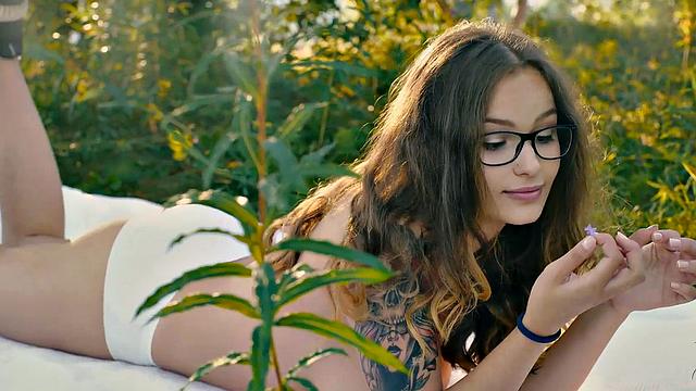 OLD4K. Girl is real full-blown whore who is nailed by old man in park