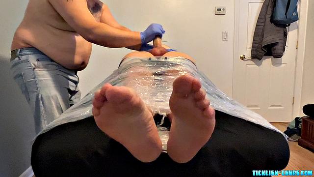 NY Cub дразнят ногами - с Cub Feet и Мэттом