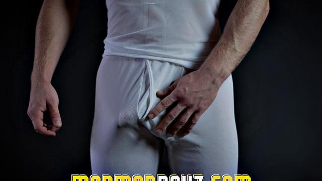 епископ намыливает задницу в душе лучше чем любой гель