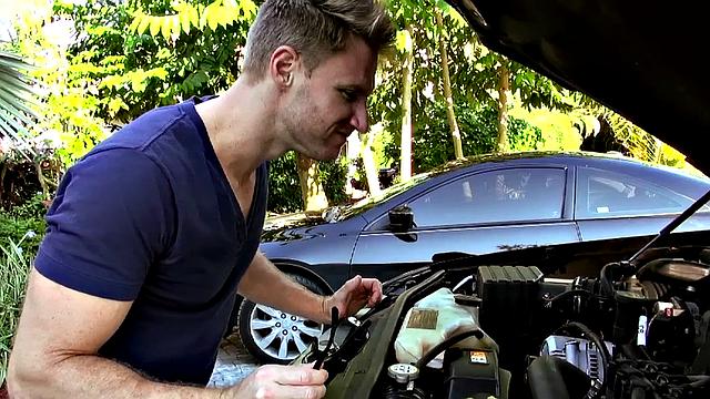 Mature American bride in stockings fucks in living room with kissing, pussy pounding & one-on-one action