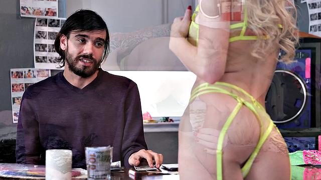 Blonde stripper Braylin Bailey fucks boss to ensure she's the favorite