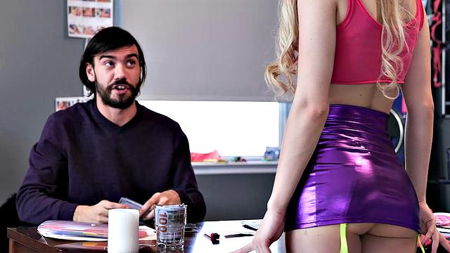 Blonde stripper Braylin Bailey fucks boss to ensure she's the favorite